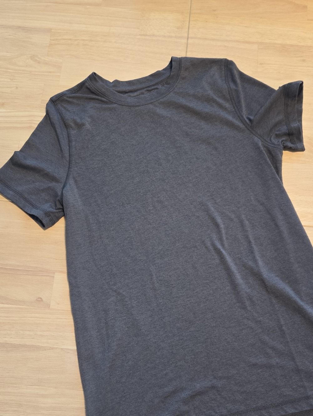 Magellan Outdoors Charcoal Short Sleeve Crew Tee - Boys Size L (14-16)